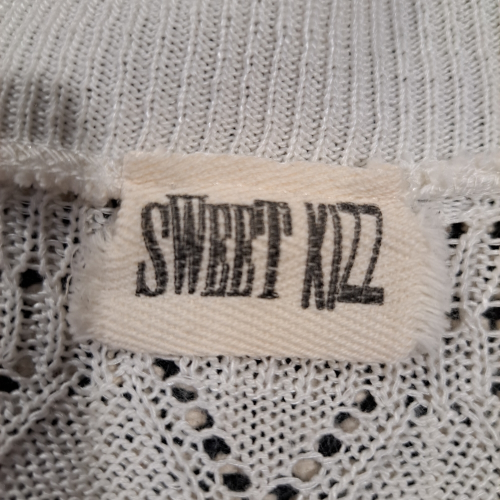 Chic White Women's Knit Shrug - Picture 4 of 6